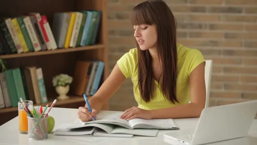 Common Assignment Writing Mistakes Students Should Avoid