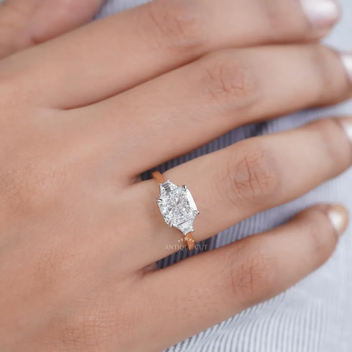 A Refined Choice for Modern Jewelry Lovers