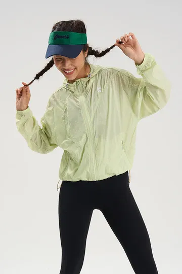 Top Features to Look for in a Lightweight UV Protection Jacket